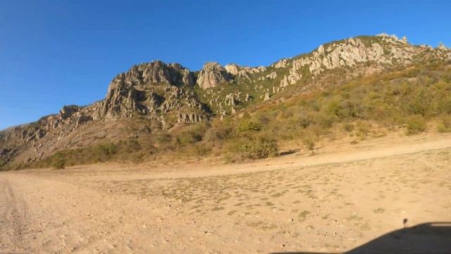 В Крым на машине, Демерджи - Долина Приведений , часть 3 смотреть онлайн