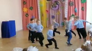 Танец мальчиков на 8 марта подготовительная группа