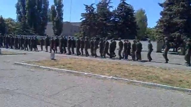 В армии нас дрочат строевой смотреть онлайн