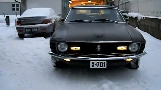 351 CLEAVLAND- Nytt innsug,4 port Edelbrok forgasser 014.MOV смотреть онлайн