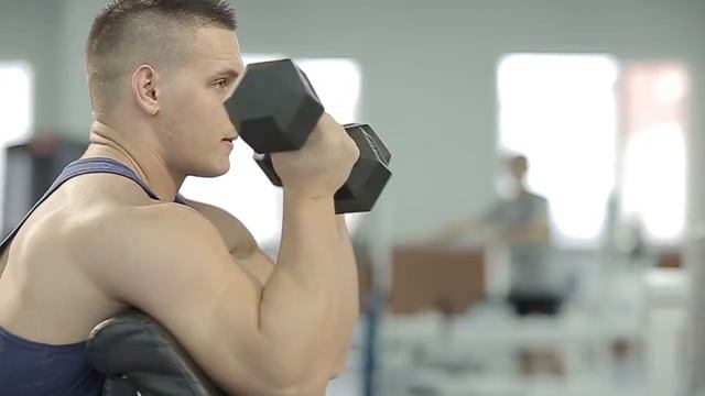 bodymaster : Сгибания Зоттмана на скамье Скотта смотреть онлайн