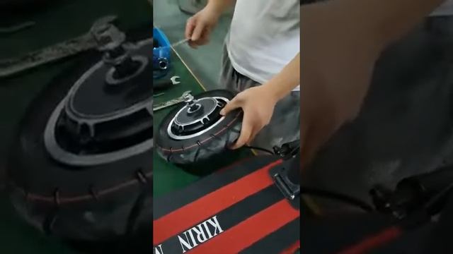 Kugoo M4 Motor Tire Reverse Replacement Video Step 1(Kugoo M4电机外胎装反更换视频-1） смотреть онлайн