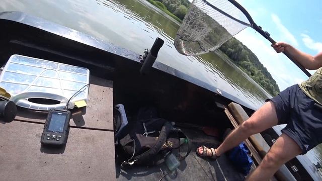 "Окунь на AQUA, на моторе Tohstsu", река "Дон" смотреть онлайн