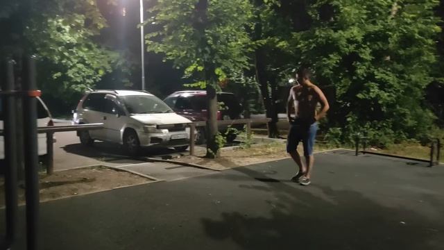 МЕСЯЦ ОТЖИМАНИЙ НА БРУСЬЯХ. ЧТО БУДЕТ ЕСЛИ ОТЖИМАТЬСЯ КАЖДЫЙ ДЕНЬ. смотреть онлайн