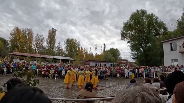 Групповой уйгурский танец 23 октября 2023 смотреть онлайн