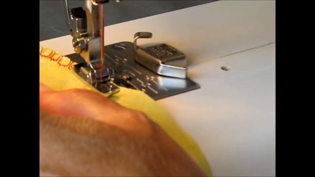 Оверлочная строчка на швейной машине