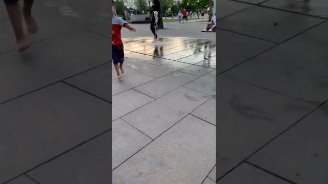 Прогулка с Марком по парку Галицкого. Скейт Площадка, фонтаны, водопады 🕺 смотреть онлайн