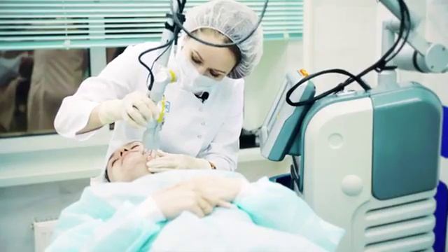 Процедуру проводит врач-косметолог, кандидат медицинских наук Иконникова Евгения Владимировна смотреть онлайн