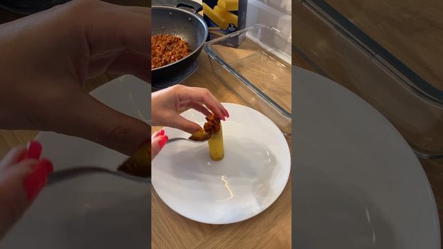 Каннеллони с фаршем в духовке смотреть онлайн