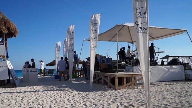 КАНКУН. ПЛЯЖ ФОРУМ возле Коко-бонго. Мексика. смотреть онлайн