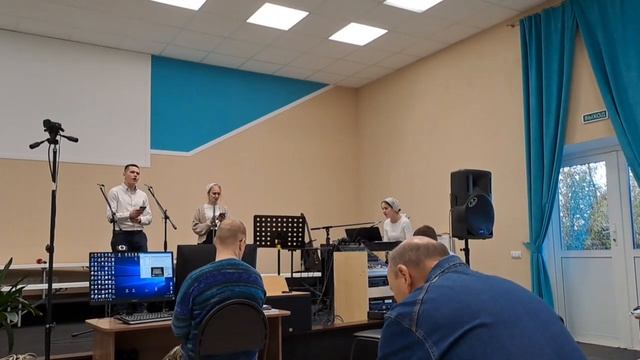 "Теряешь,друг,надежду" группа "Возрождение"город Пермь ,Чернецкие Евгений и Аня, Меньшикова Наташа. смотреть онлайн