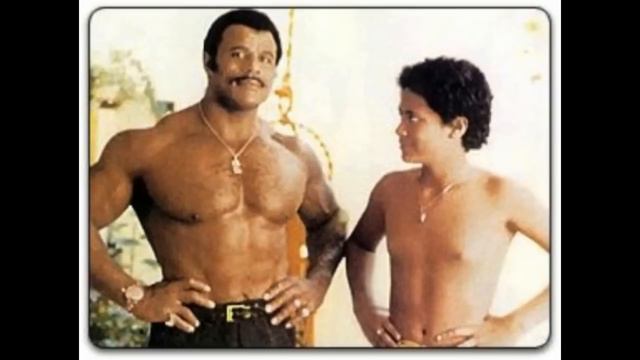 Why Dwayne Johnson Doesn't Have Abs смотреть онлайн