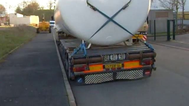 SV106011.AVI Renault Magnum de chez AUTAA смотреть онлайн