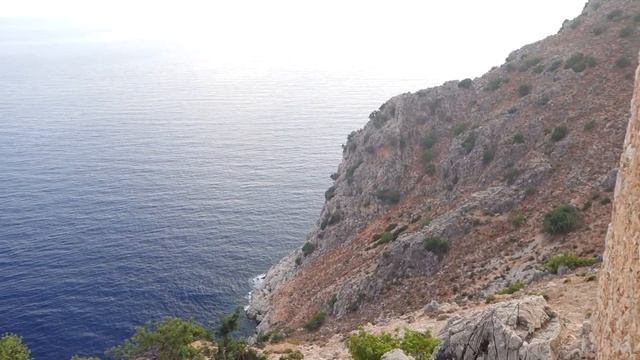 1000 метров по стене Замка Alanya Kalesi, но именно с этой стороны.. смотреть онлайн