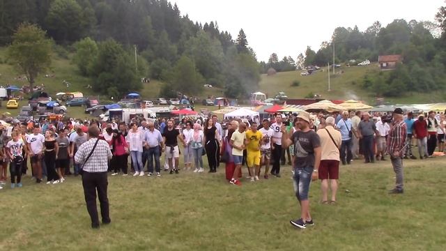 ? Kolo za bosonogu ljepoticu Hadžiru - Čevljanovići - Bosanski teferic смотреть онлайн