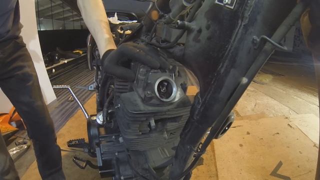 Регулировка тепловых зазоров на клапанах мотоцикл Viper v250vxr, Shinerey , Geon смотреть онлайн