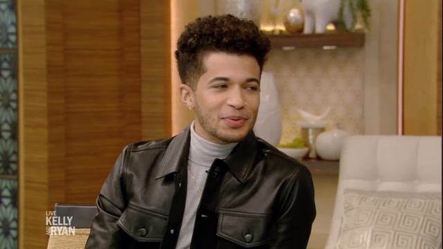 Jordan Fisher Talks "RENT" смотреть онлайн