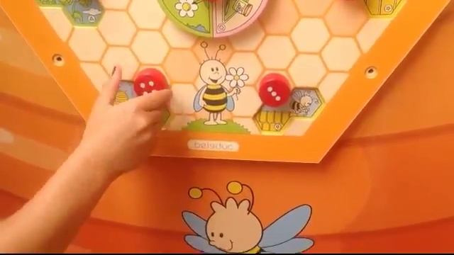 Kidsplaytables.nl / Wand Spelpaneel Bijenkorf Natuur смотреть онлайн