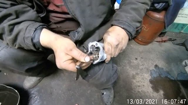 ЗАМЕНА МАСЛО НАСОСА ВАЗ 2101-07 СССР# ПРИТИРКА КЛАПАНА МАСЛЯНОГО НАСОСА#НЕТ ДАВЛЕНИЯ МАСЛА смотреть онлайн