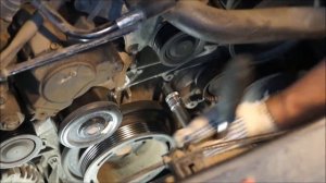 Замена натяжителя приводного ремня.  m272 m273 M651, замена приводного ремня