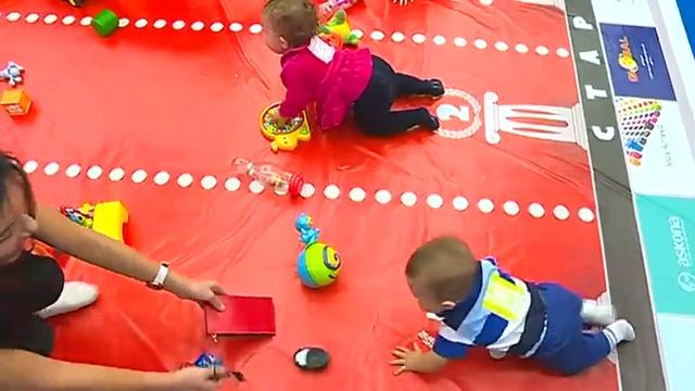 Самый быстрый среди самых маленьких! Завершился пятый уссурийский чемпионат "Ползуны" смотреть онлайн