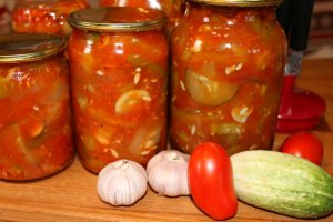 Вкусные хрустящие огурцы в томате на зиму!