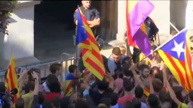 agresión de la policía de la generalidad al deportista navarro Alvaro de Marichalar version corta смотреть онлайн