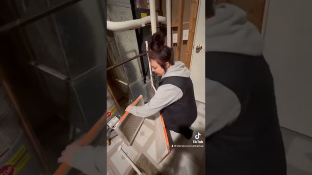 Impressions Realty Presents: How to change a furnace filter смотреть онлайн
