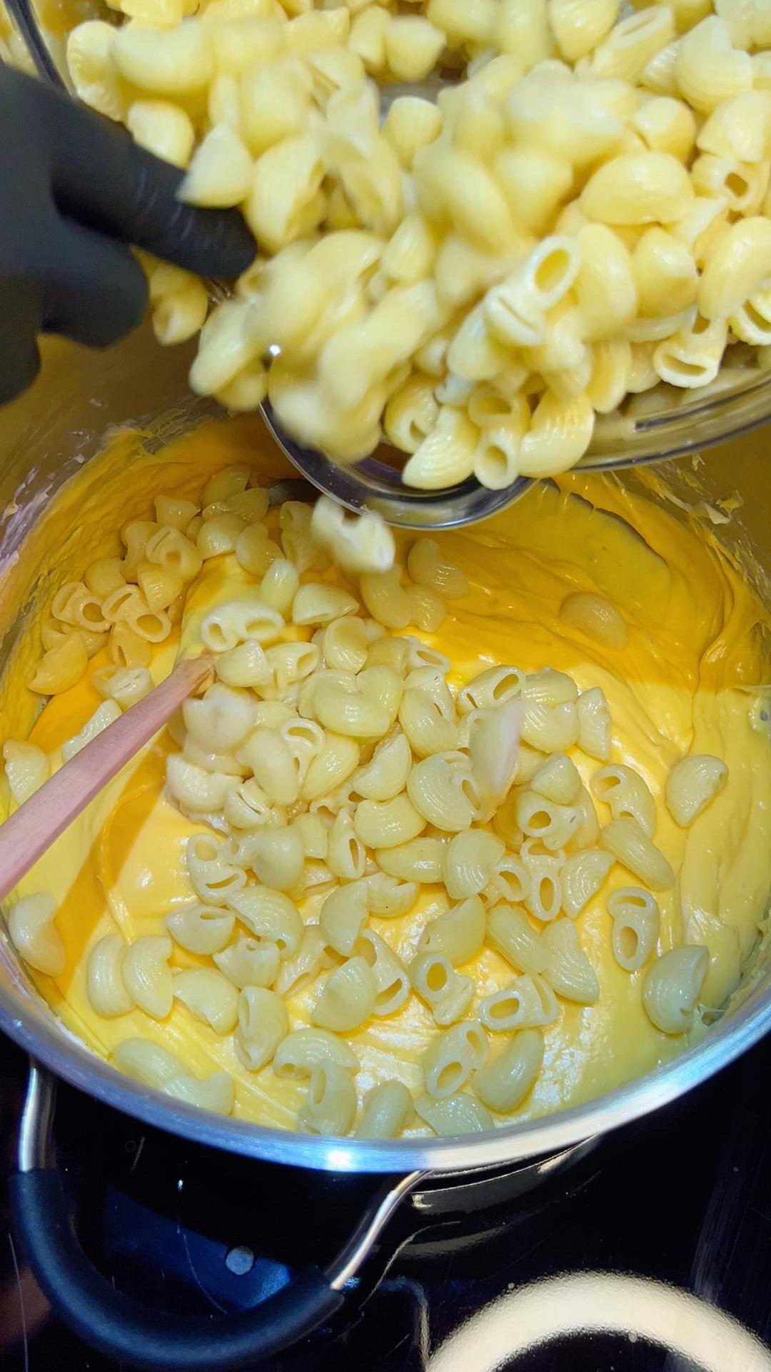 Самые сырные макароны / Мак энд чиз по-американски #shorts смотреть онлайн