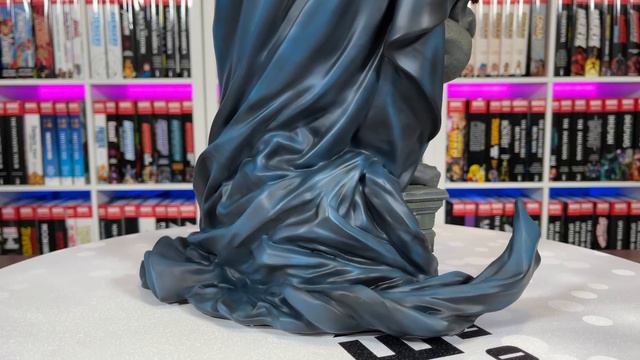 BATMAN Premium Format Exclusive Statue Unboxing & Review | SIDESHOW смотреть онлайн