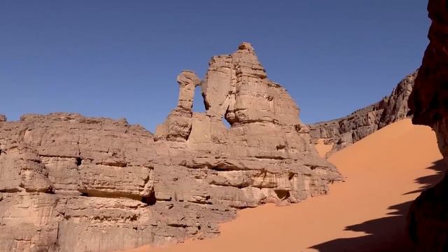 Фантастическое плато Тассилин-Аджер // Чудеса и красоты Алжира