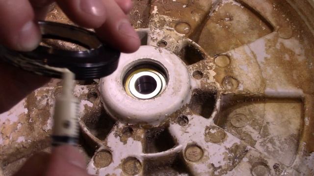 Замена подшипников в стиральной машине Electrolux EWS 1046 смотреть онлайн