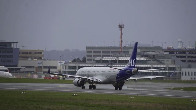 BACKTRACK, SINGLE RUNWAY FOR DEPARTURES AND ARRIVALS 25L - 4K BRUSSELS AIRPORT PLANE SPOTTING EBBR