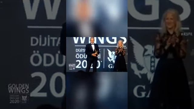 Ханде Эрчел и Керем бурсин на интервью ? #handeerçel #sençalkapimi #hanker смотреть онлайн