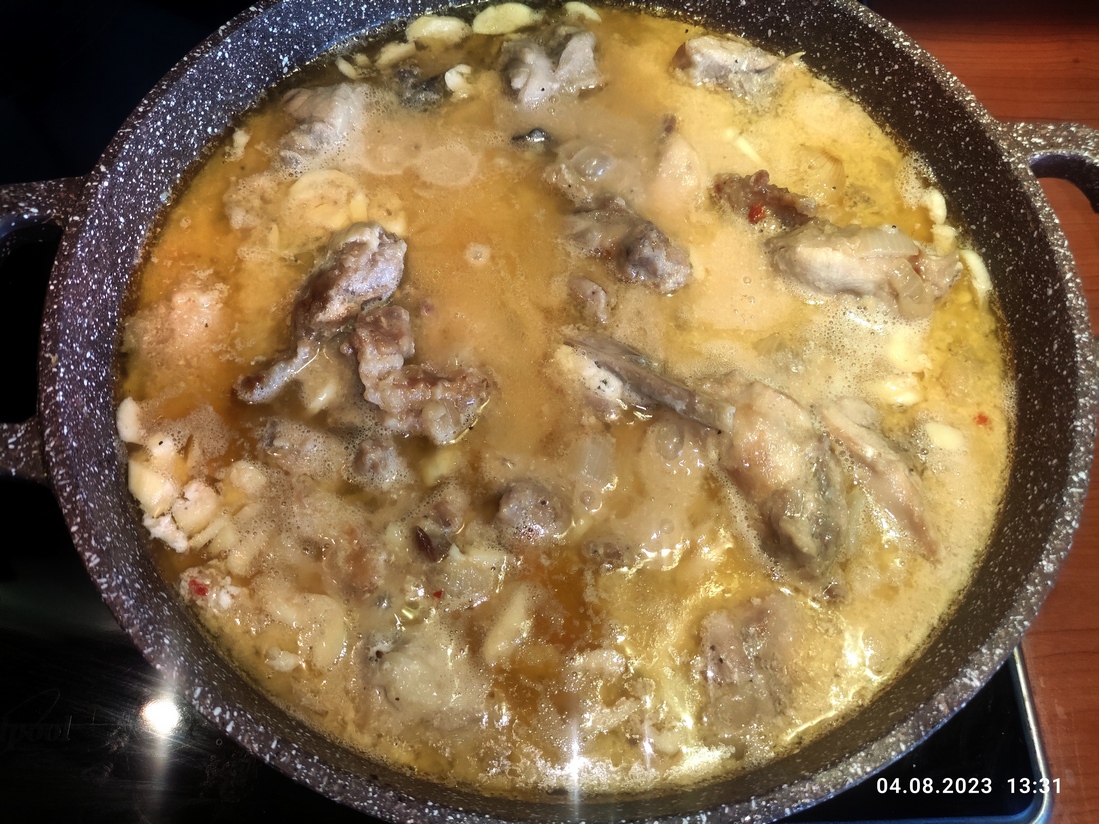 Кролик в сметане с чесноком..... смотреть онлайн