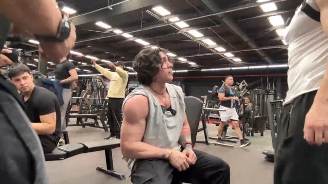 IRL GYM - Carlos Belcast, Daddy Aioli y Andoni | Pecho y Hombro - Mexico Monterrey смотреть онлайн