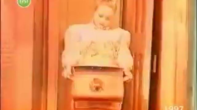 Светлана Пермякова рекламирует Лысьвенскую эмалированную посуду. 1997 г. смотреть онлайн