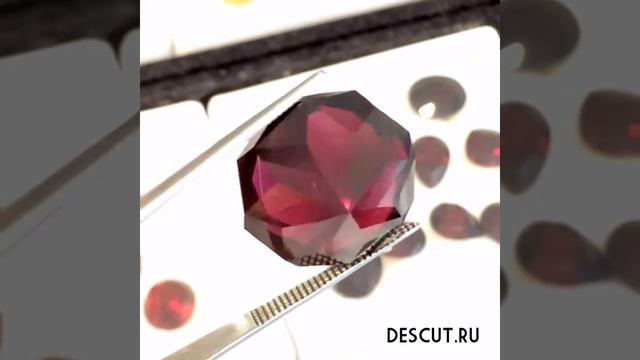 Rhodolite-Natural-Octagon-Medium-Dark-Red-Pasha-Twist-Brilliant-by-Jack-Hamm-DCN-0503-021-002 смотреть онлайн