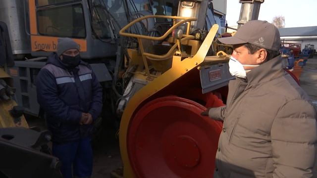Мэр Казани проверил готовность техники к работе в зимних условиях смотреть онлайн