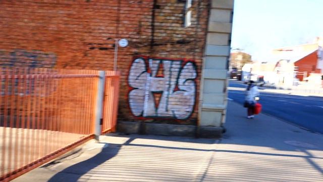 Жил-был художник один...Художник Klaavs Veinbahs в Риге у Агенскалнского рынка. смотреть онлайн