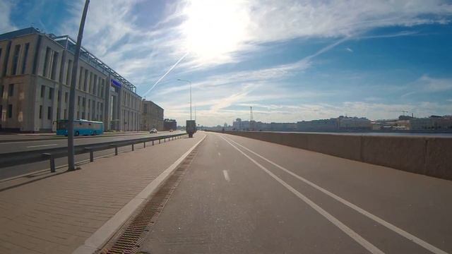 Велопрогулка по набережным Невы смотреть онлайн