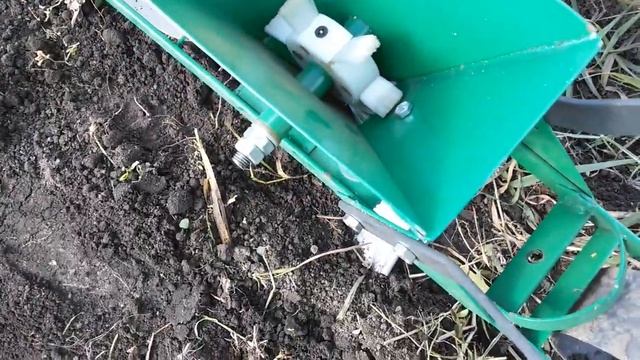 Обзор самодельной бороны, посадка ржи сеялкой точного высева смотреть онлайн