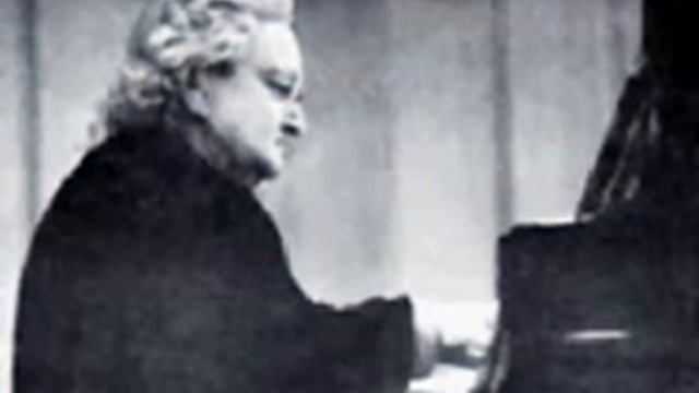 Maria Yudina plays Beethoven Concerto No. 5, Op. 73 (3/4) смотреть онлайн