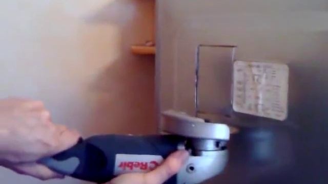 Так ремонтируют холодильники в 2011 году :) смотреть онлайн