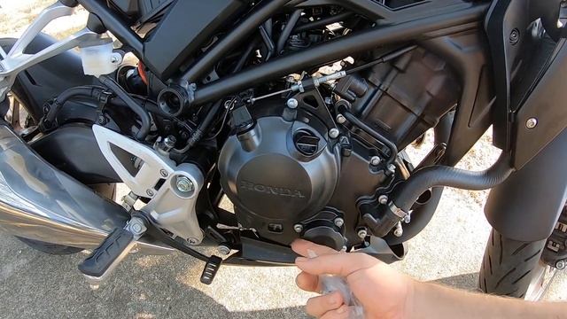 2020 Honda CB300R - 400 mile oil change - Pro Honda HP4S Full Synthetic Motorcycle Oil смотреть онлайн