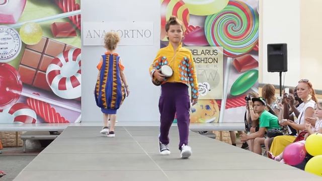 Показ "африканской" детской одежды дизайнера ANA.BORTNO на BFW. 17.05.2013 смотреть онлайн
