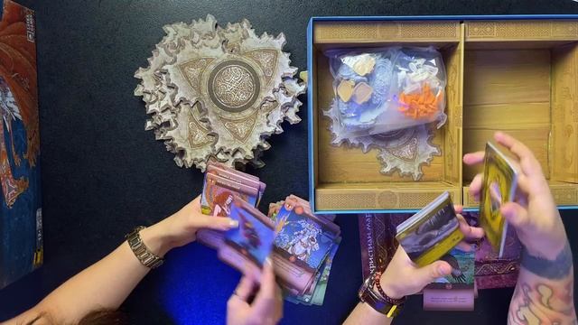 Странный дизайн ИНИШ | распаковка настольной игры Inis