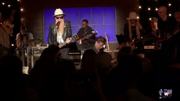 Billy Gibbons, Orianthi, ZZ Ward & guests Sharp Dressed Man/La Grange at Skyville Live May 24, 2016
