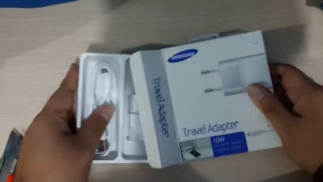 UNBOXING : SAMSUNG TRAVEL ADAPTER 2.1A смотреть онлайн