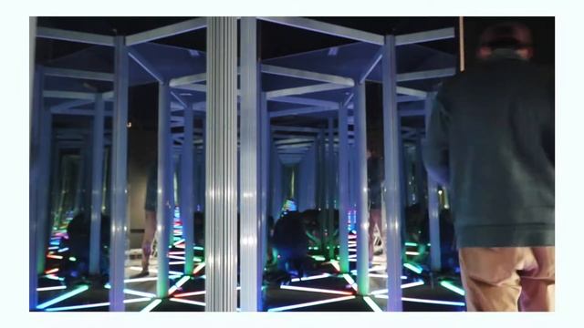 Mirror Maze Make Over at Camera Obscura & World of Illusions смотреть онлайн